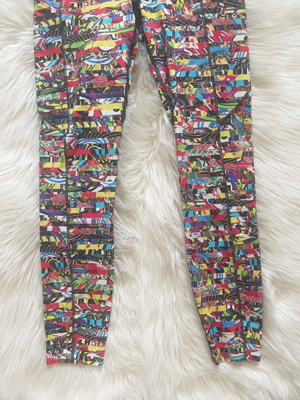 RARE 2018 SEAWHEEZE Lululemon Lego Print Fast Free 7/8 Laser Hem Leggings - Picture 3 of 7